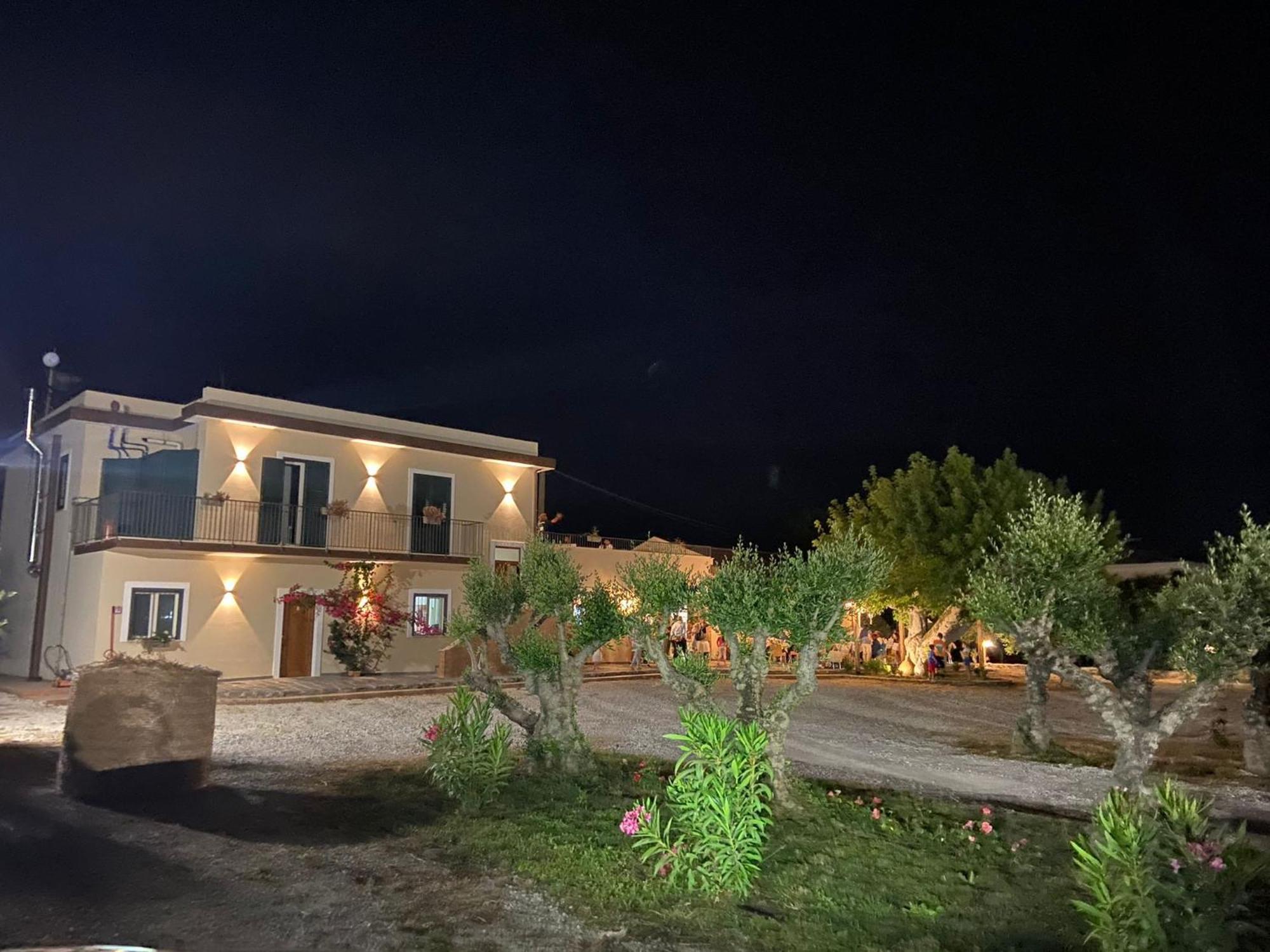 B&B Tenuta San Michele Capaccio Exteriör bild
